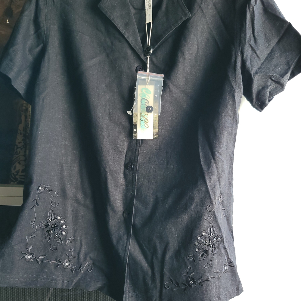 Black Linen / Rayon Embroidered Short Sleeve Shirt With Side Splut